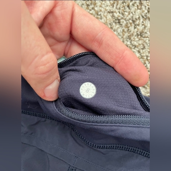 Lululemon Speed Up Shorts Size 8 - Picture 3 of 4